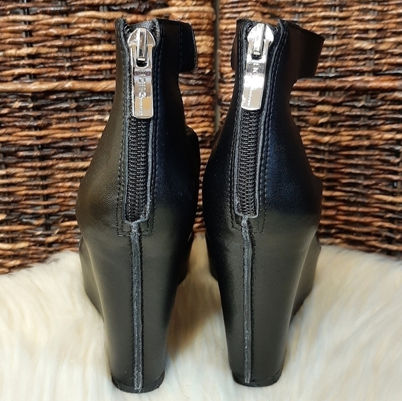 BCBGeneration Women's 7 Black Torrez Leather Platform Wedge Sandals Cage Heels - Picture 3 of 9